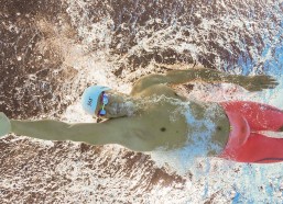 【华体会】巴西足球奇人再创历史，连续颠球逾50小时，成功刷新个人吉尼斯世界纪录