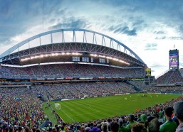 华体会官网：孔帕尼赛后坦言机会创造众多却未能把握 负荷管理表现获肯定