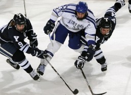 华体会体育：45记雷霆重击扭转乾坤！吴易昺激战四盘力克意大利黑马，展露硬地王者峥嵘